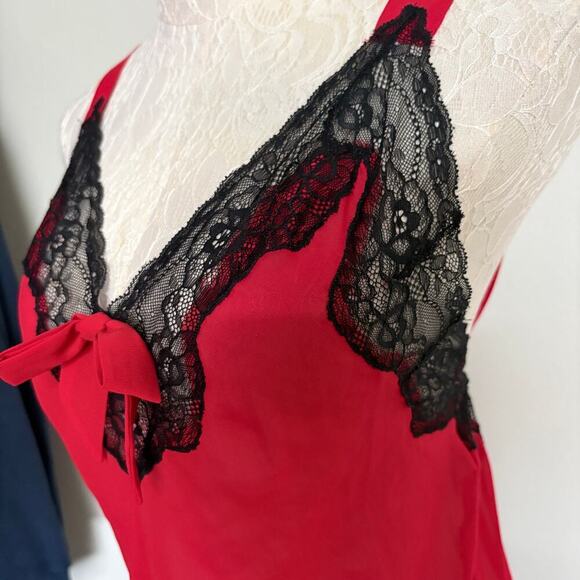 Adore Me Red Black Lace Slip Chemise Nightgown Size Medium Lingerie Vixen - Picture 6 of 8